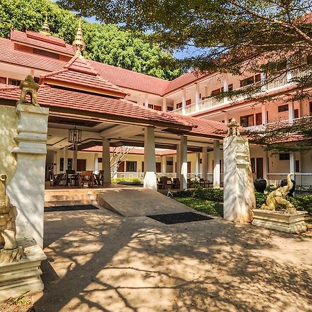 Suan Bua Hotel & Resort Ban Pong  Екстериор снимка