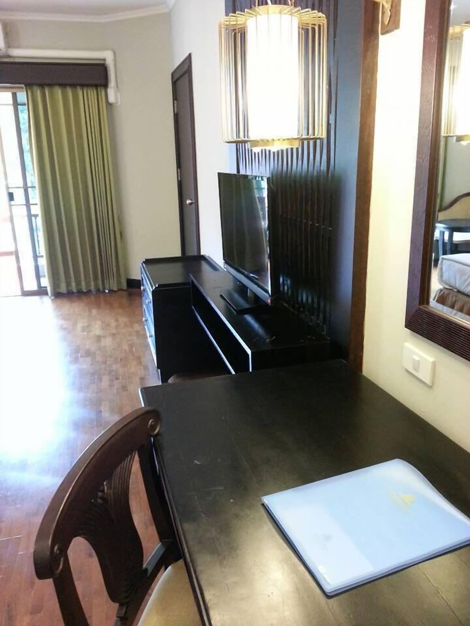 Suan Bua Hotel & Resort Ban Pong  Екстериор снимка