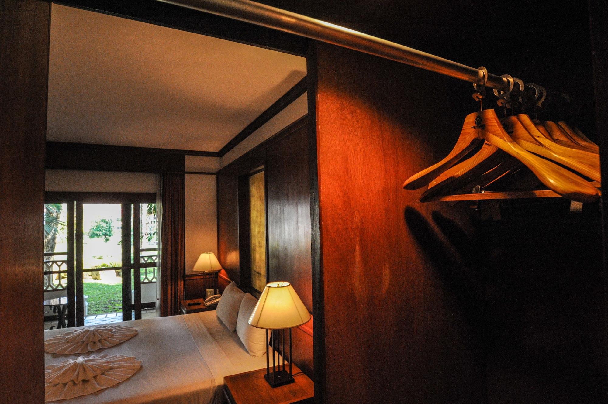 Suan Bua Hotel & Resort Ban Pong  Екстериор снимка