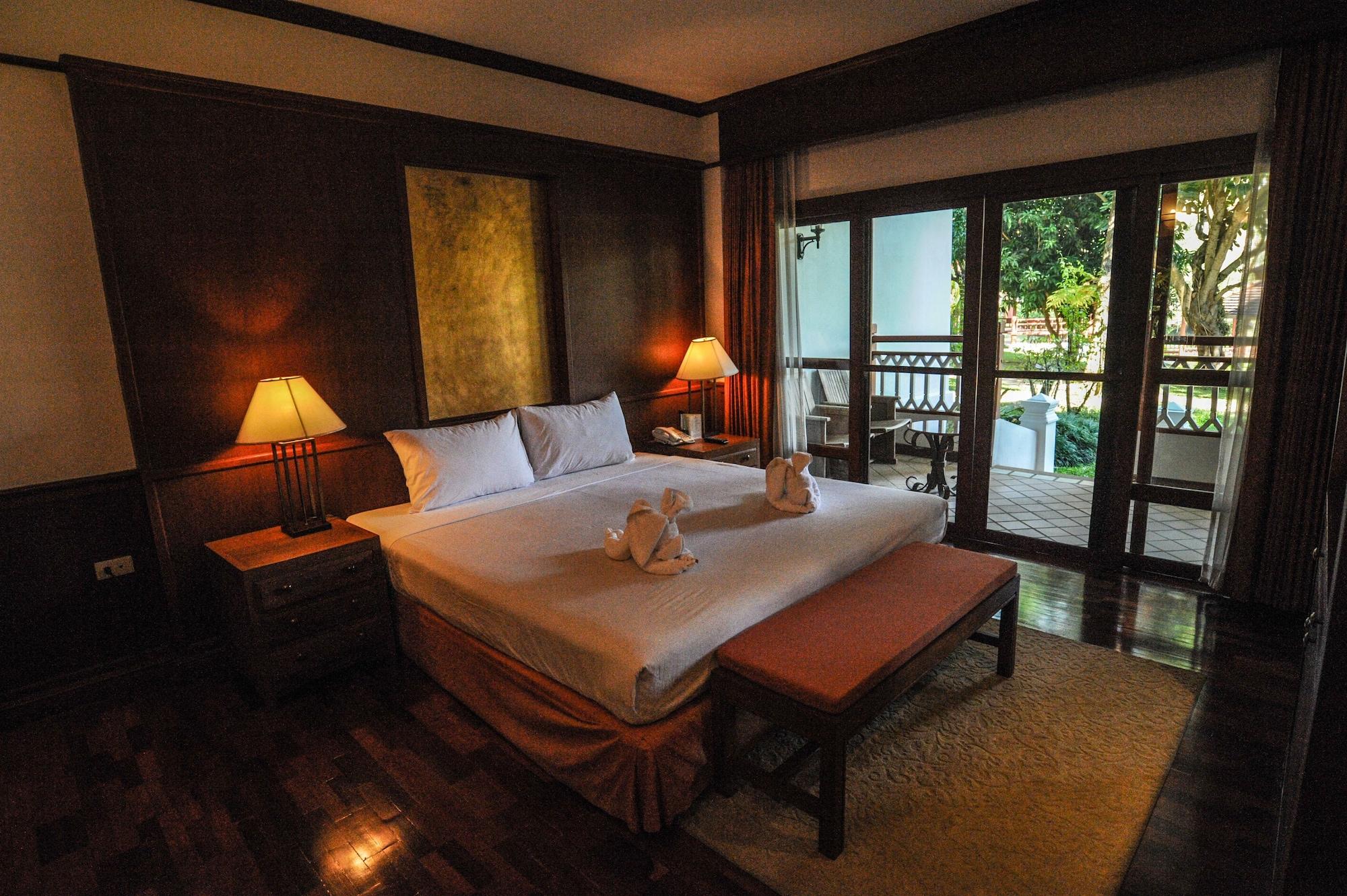 Suan Bua Hotel & Resort Ban Pong  Екстериор снимка