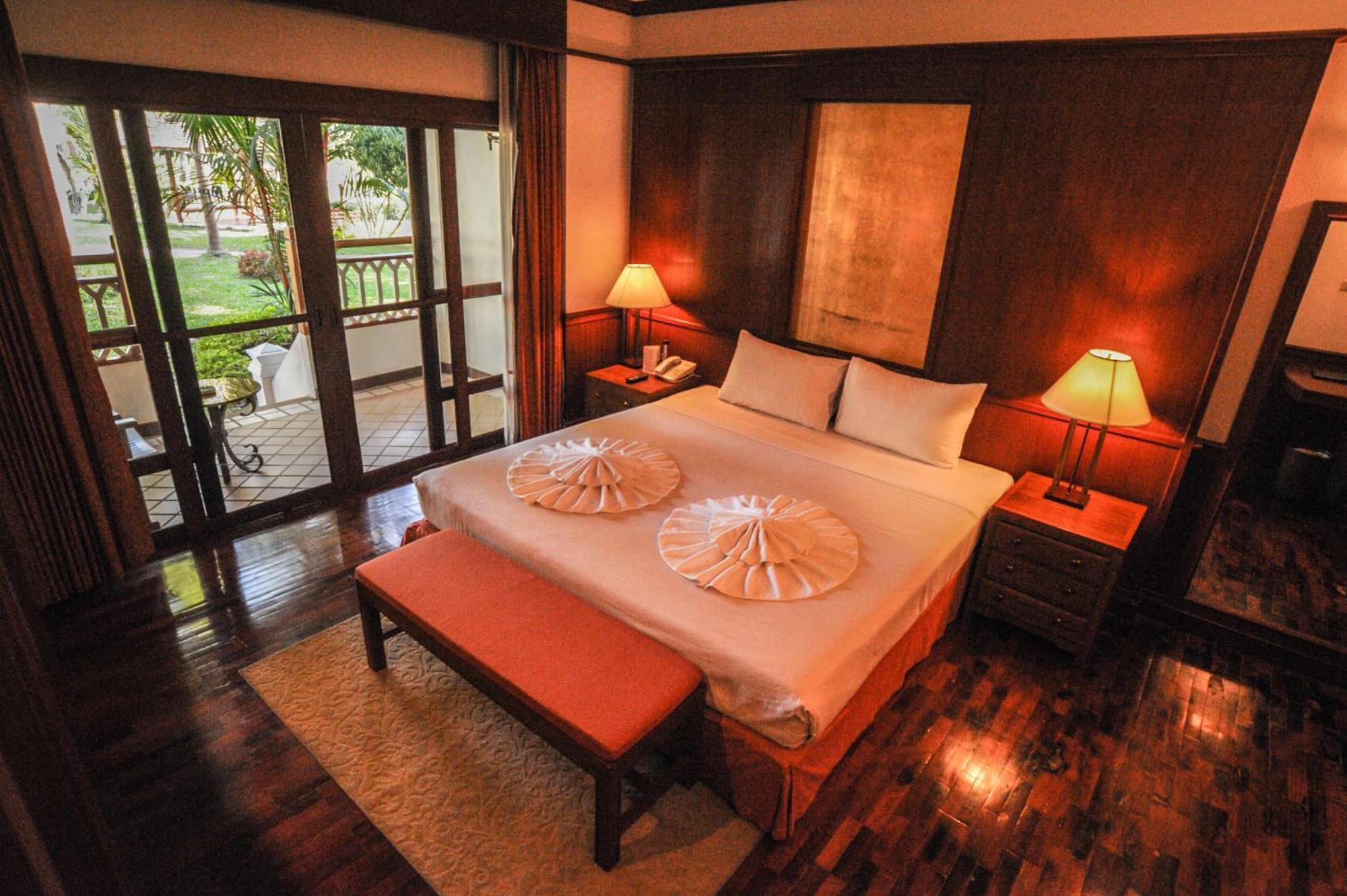 Suan Bua Hotel & Resort Ban Pong  Екстериор снимка