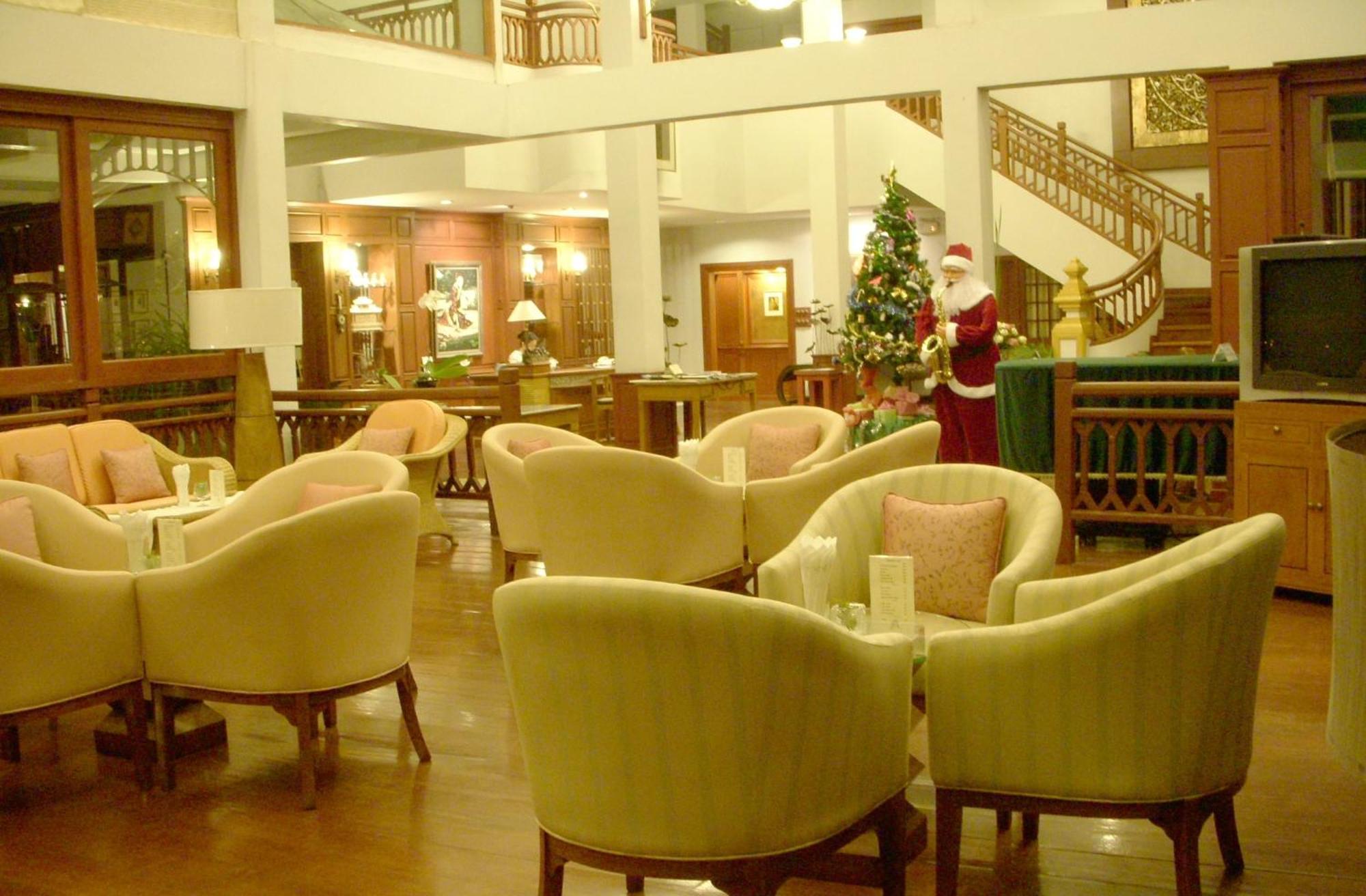 Suan Bua Hotel & Resort Ban Pong  Екстериор снимка