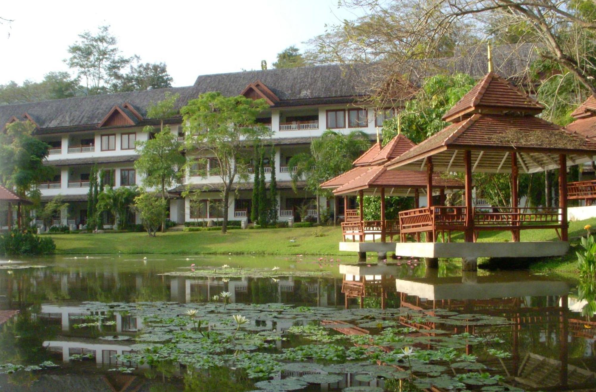 Suan Bua Hotel & Resort Ban Pong  Екстериор снимка
