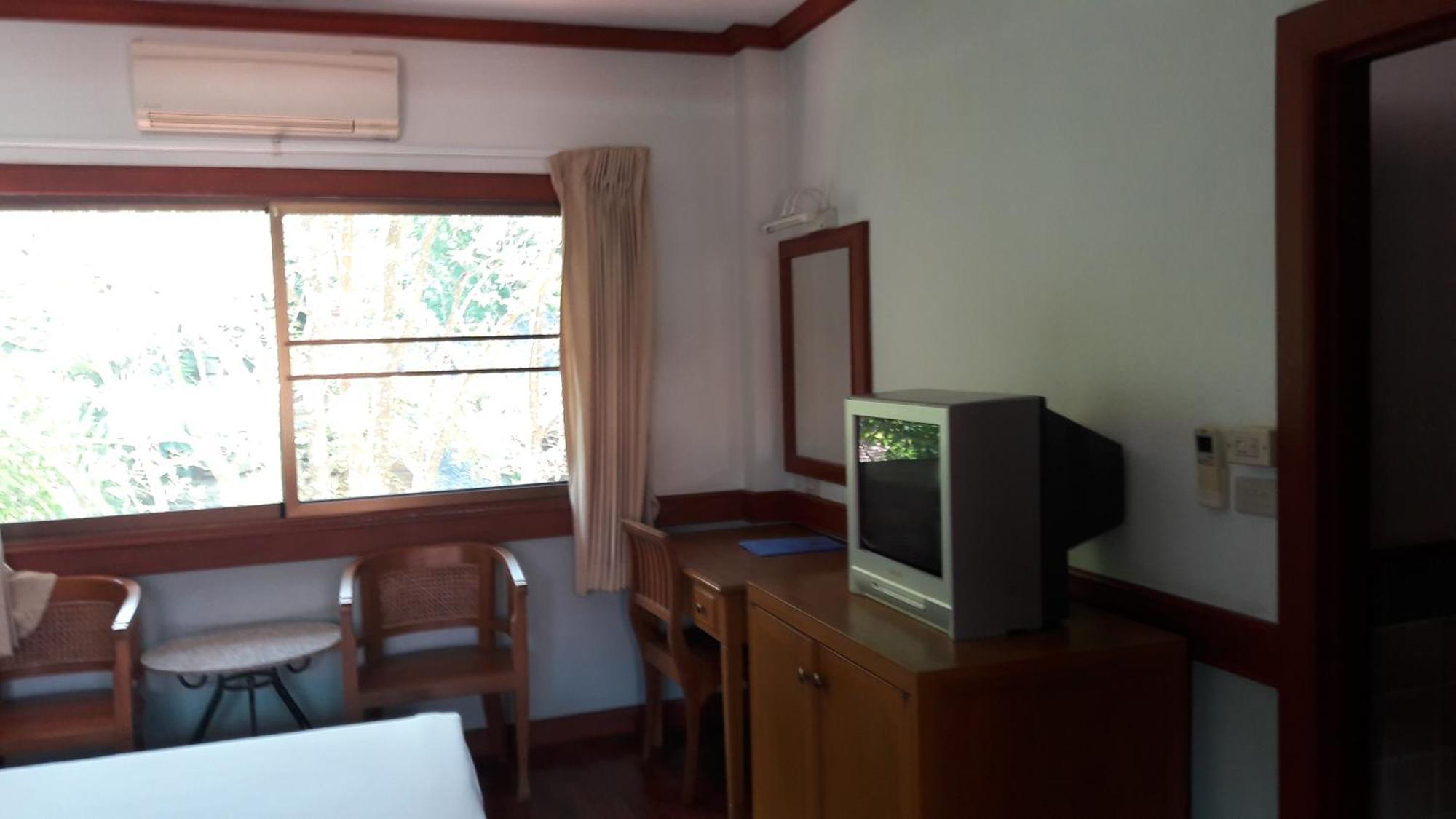 Suan Bua Hotel & Resort Ban Pong  Екстериор снимка