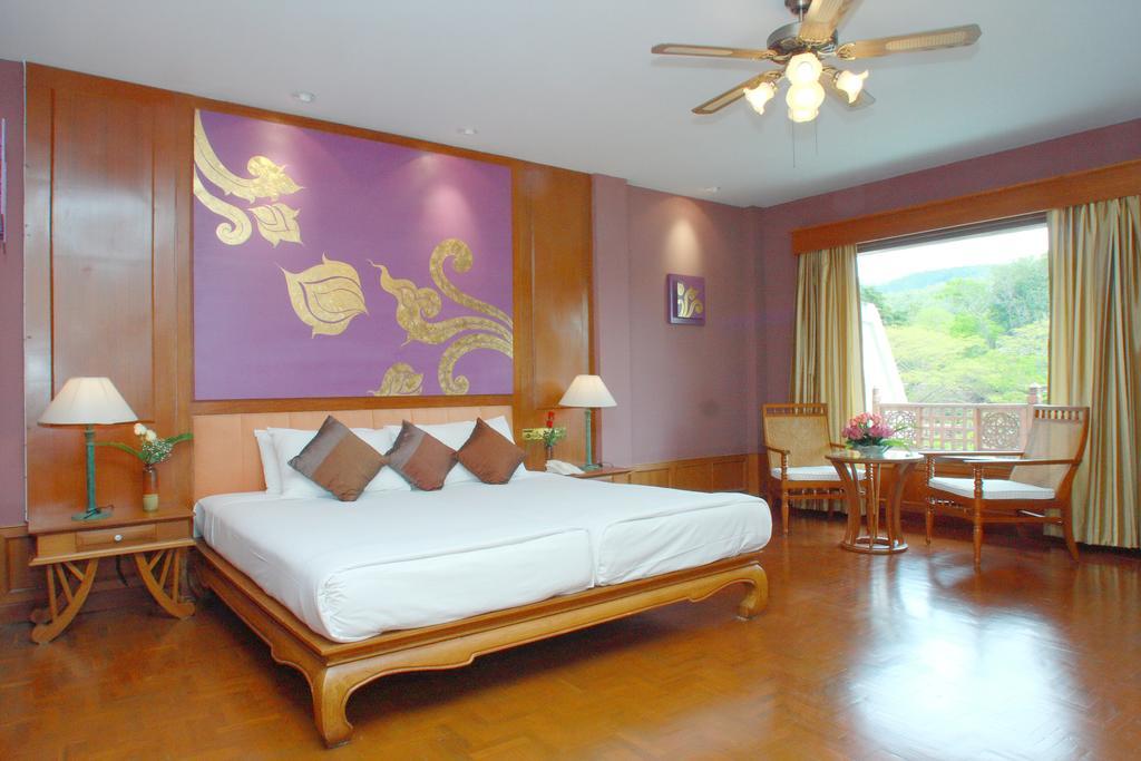 Suan Bua Hotel & Resort Ban Pong  Стая снимка