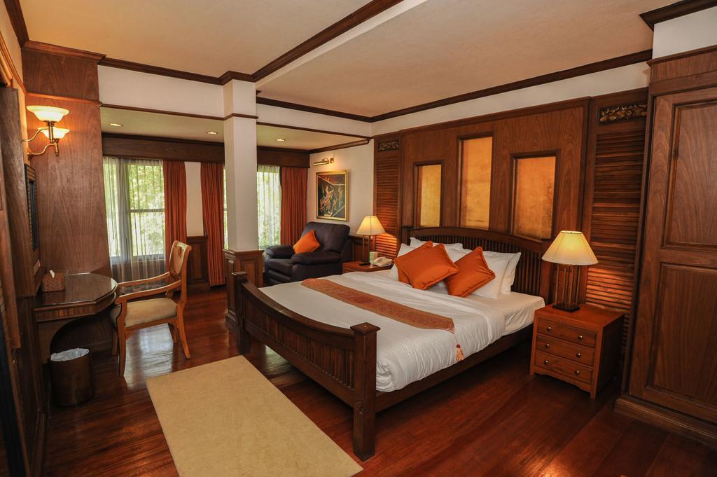 Suan Bua Hotel & Resort Ban Pong  Екстериор снимка