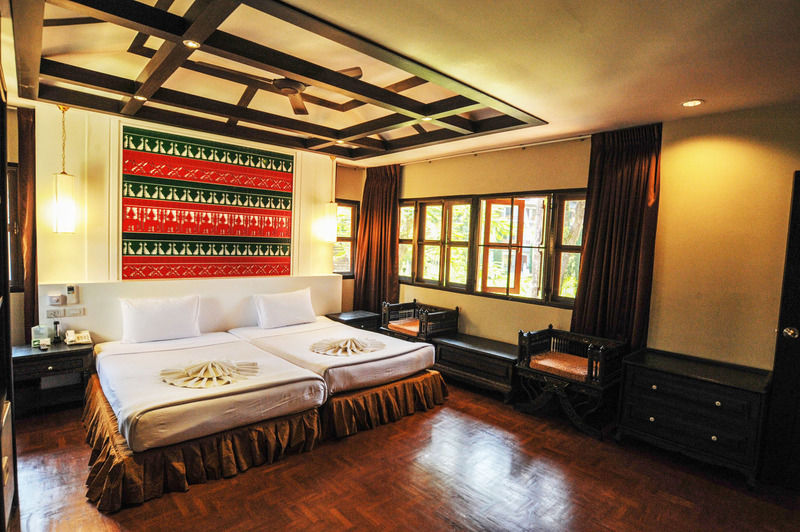 Suan Bua Hotel & Resort Ban Pong  Екстериор снимка