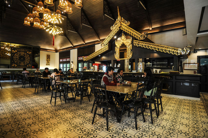 Suan Bua Hotel & Resort Ban Pong  Екстериор снимка