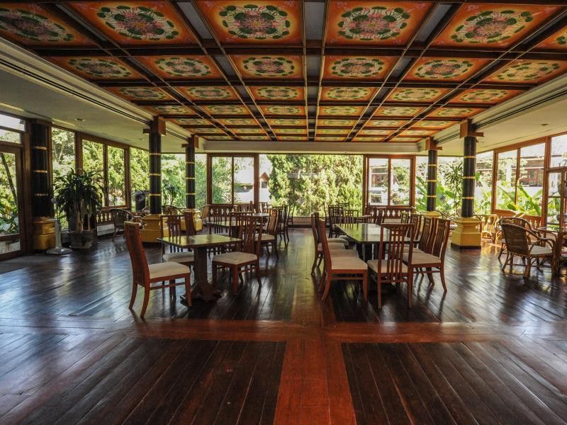 Suan Bua Hotel & Resort Ban Pong  Екстериор снимка