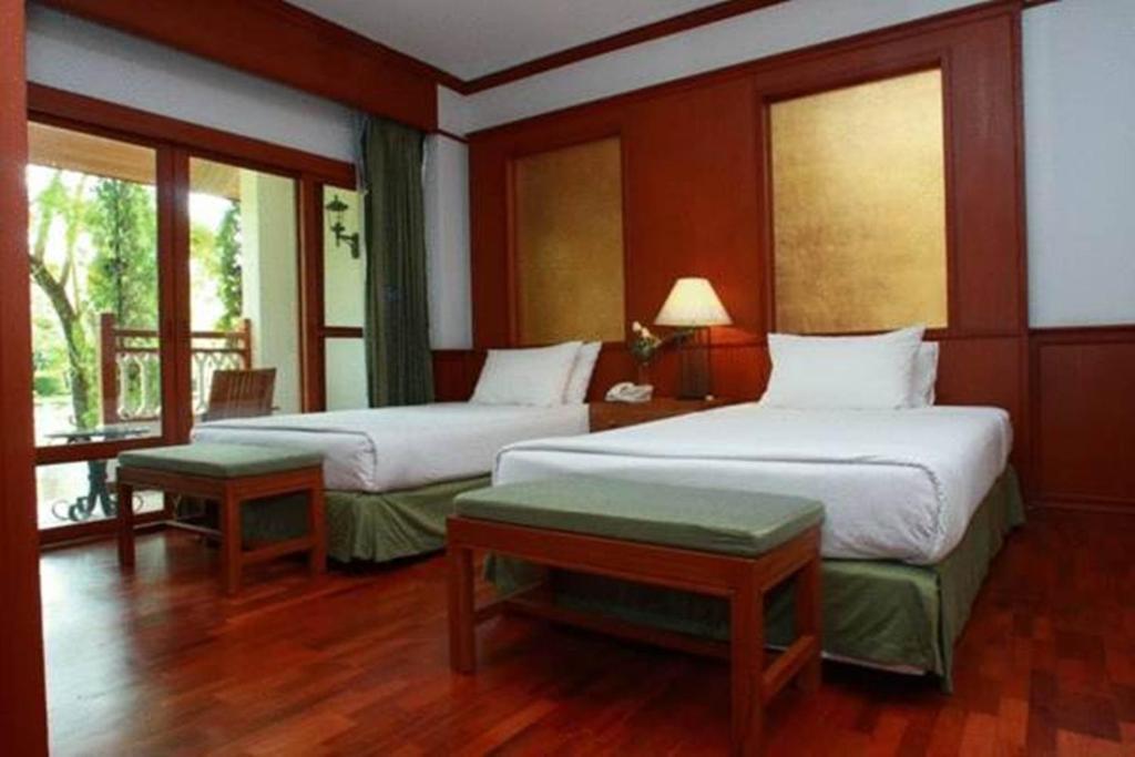 Suan Bua Hotel & Resort Ban Pong  Стая снимка