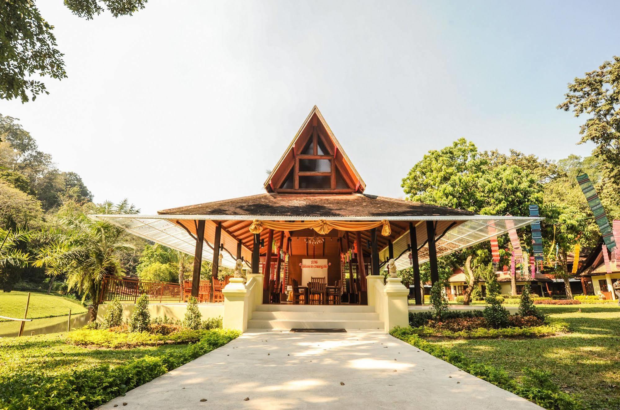 Suan Bua Hotel & Resort Ban Pong  Екстериор снимка